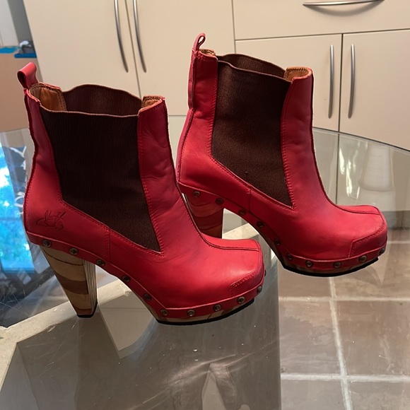 John Fluevog Shoes - Fluevog, Certitude, 6, circa 2011, EUC, leather, clog boot, 1” platform, 5” heel